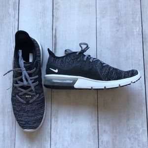 Nike Air Max Women’s black and grey sneakers